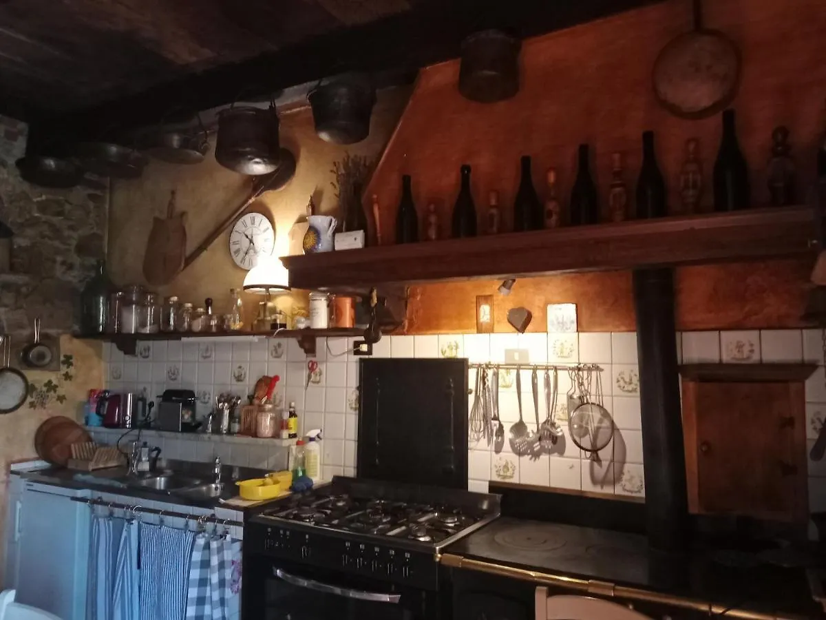 Gasthaus Morelli House Montalbo
