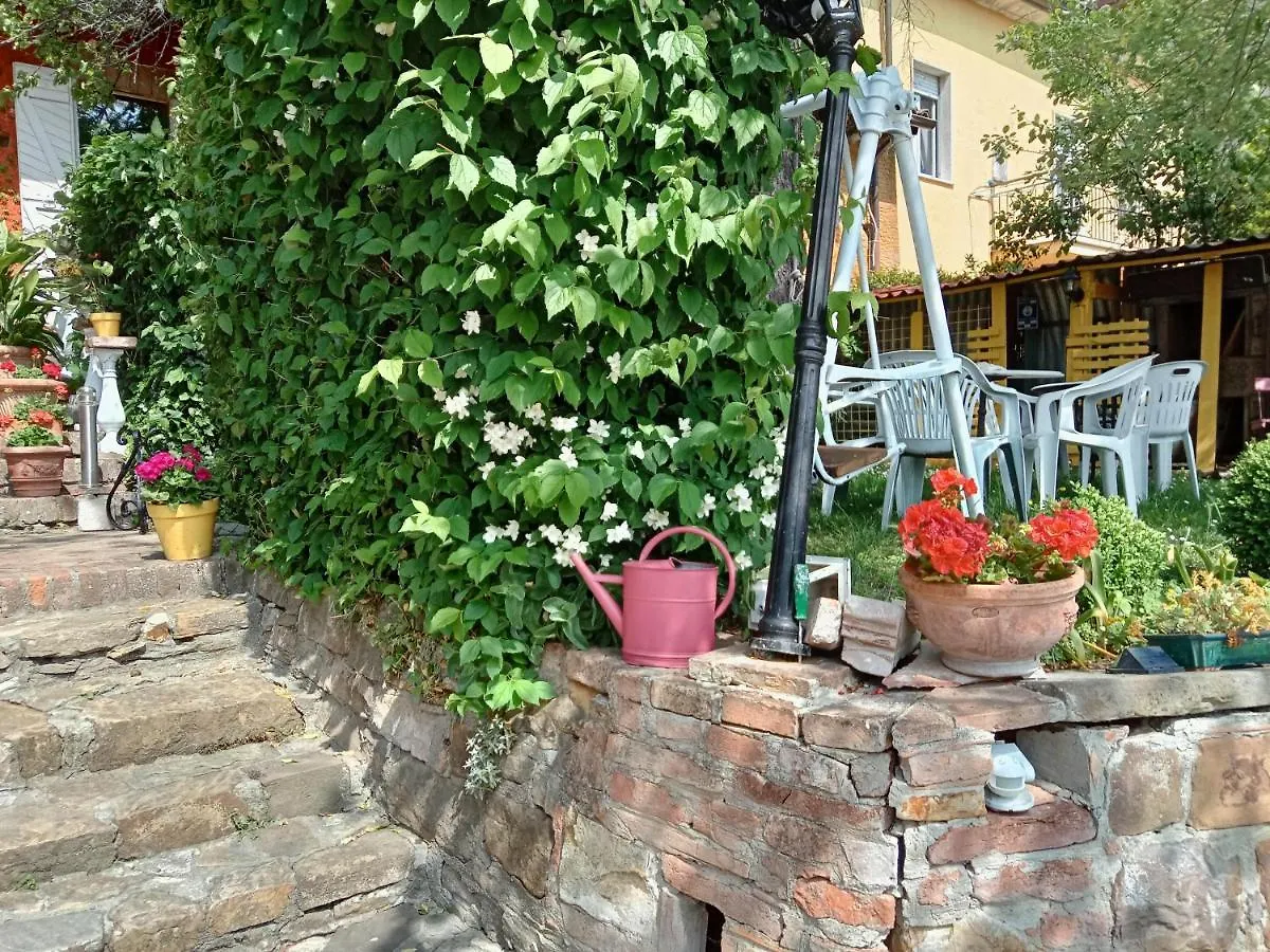 Morelli House Guest House Montalbo